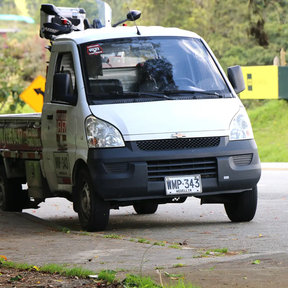 Grúa Vélez atendiendo un servicio en Medellín